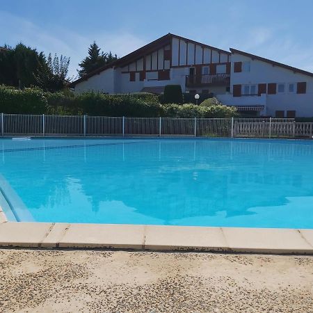 Appartement A Hendaye Avec Piscine Et A Cote De La Plage Bagian luar foto