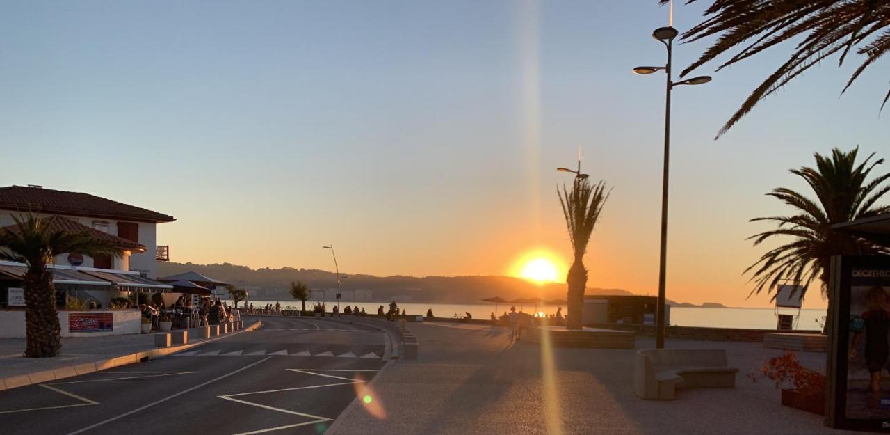 Appartement A Hendaye Avec Piscine Et A Cote De La Plage Bagian luar foto