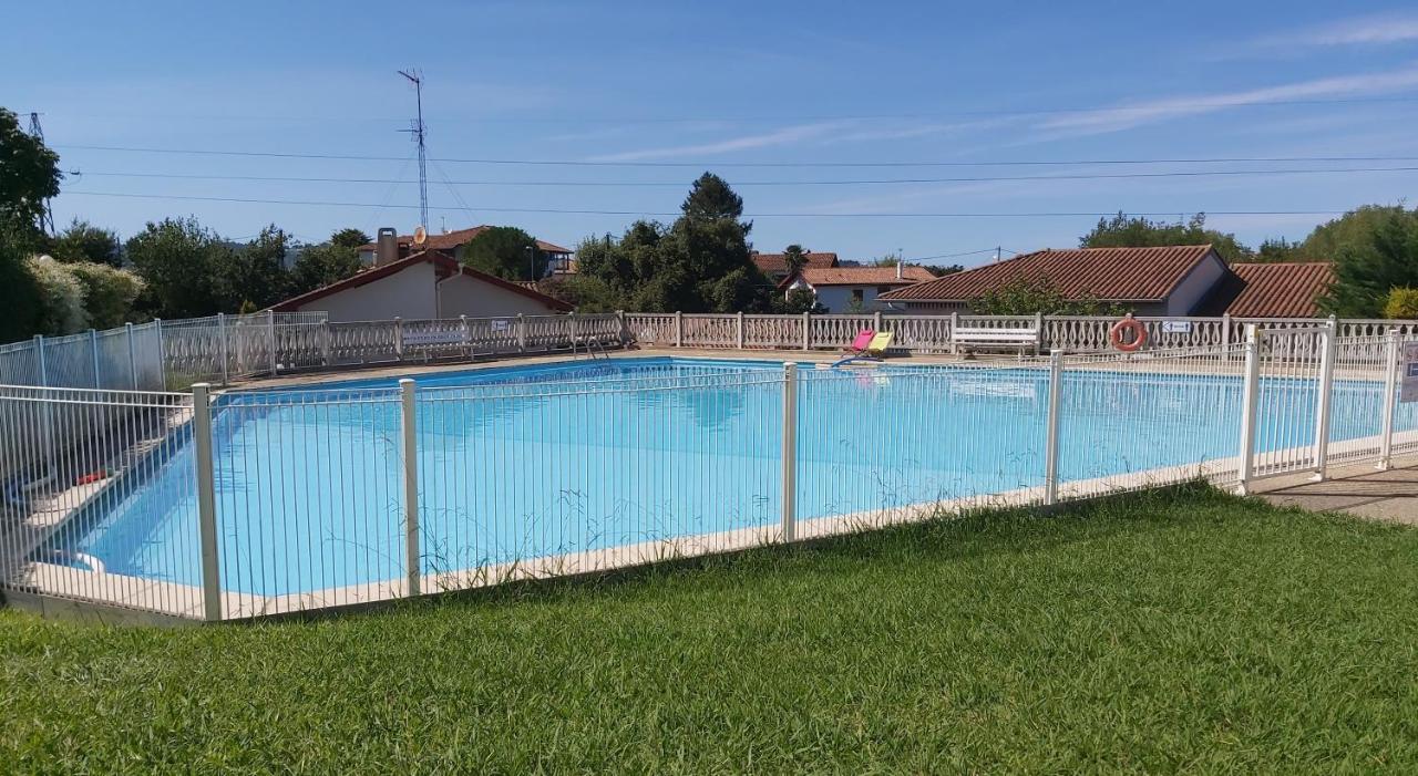 Appartement A Hendaye Avec Piscine Et A Cote De La Plage Bagian luar foto